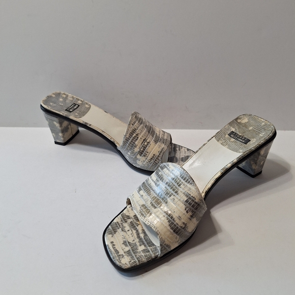Stuart Weitzman Quiet Luxury Designer Leather Snake Print Open Toe Mules Sz. 9AA - Picture 1 of 10